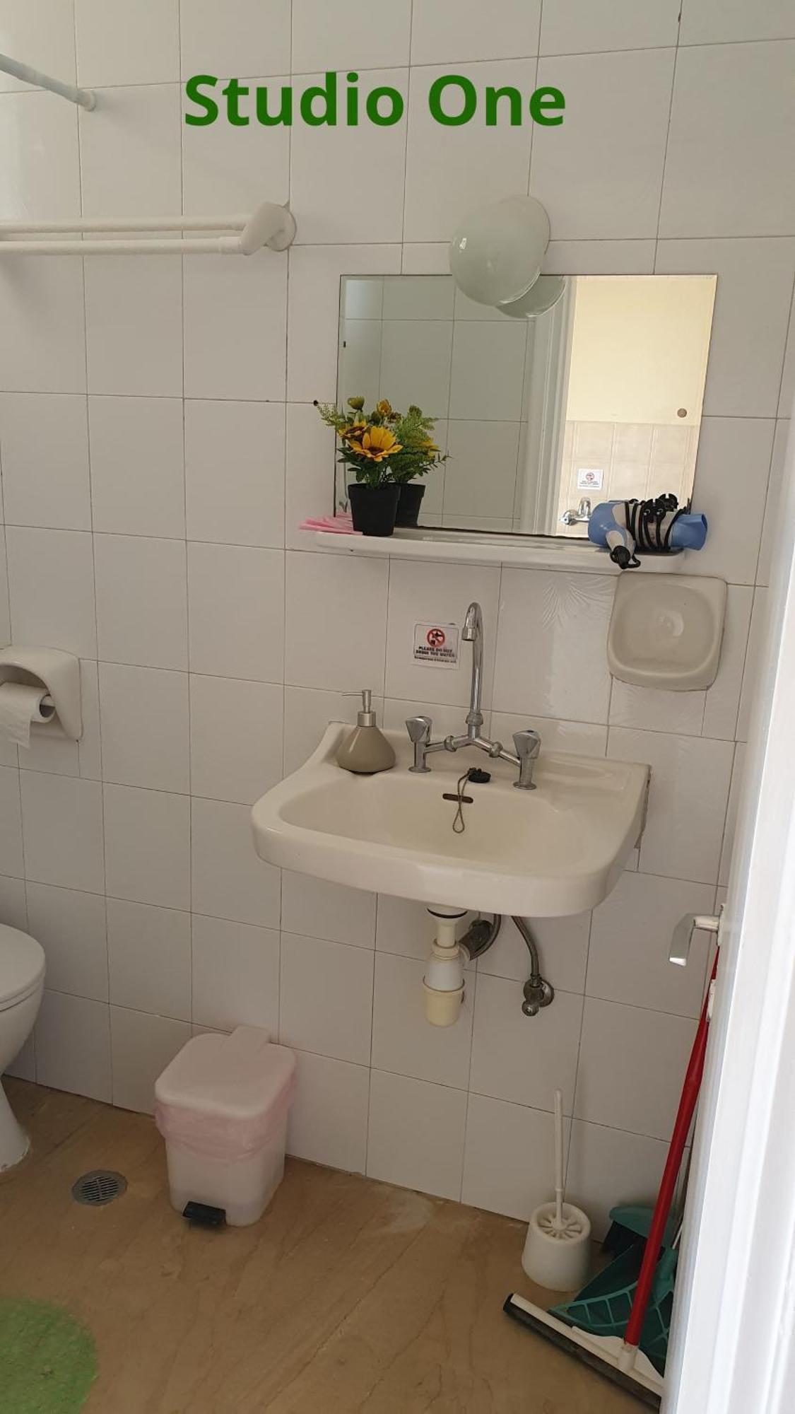 Kivotos Villa Studios Roda  Quarto foto